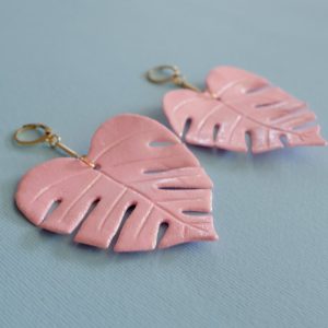 Sparkling Pink Monstera – Earrings