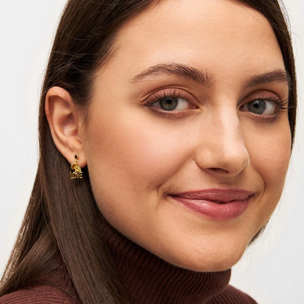 Word Love Dangling örhänge 1 st - Guldpläterad - Bild 4